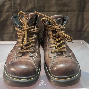 Vintage Dr. Martens Men’s Made In England Brown Chukka Boots Size 6 US M